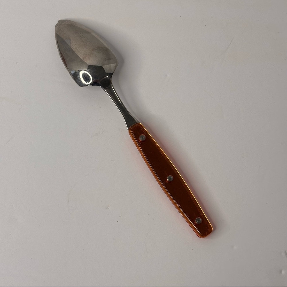 Vtg MCM Grapefruit Spoon With Orange 3 Rivet Acrylic Handle - Picture 3 of 8